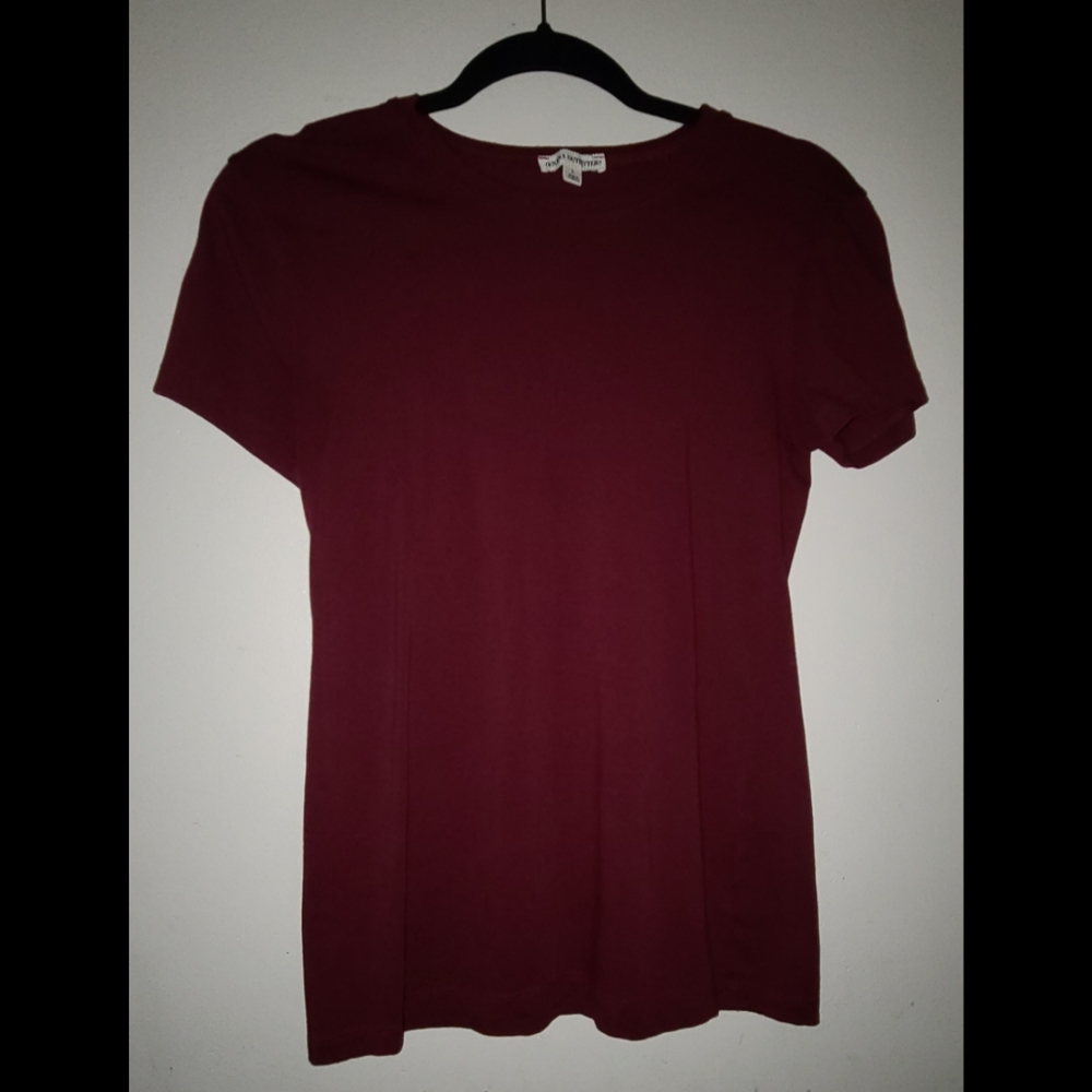 Burgundy t-shirt size large